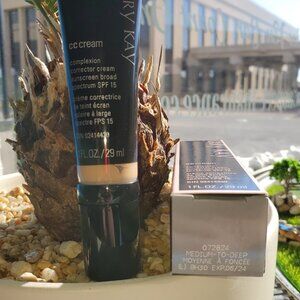 CC Cream - Medium-to-Deep Cover Cream Sunscreen SFP 15 - Mary Kay